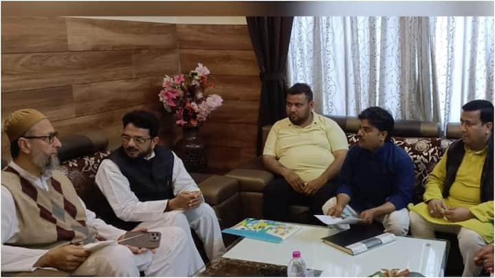 Loj Sabha Election 2024 Asaduddin Owaisi meeting with Jharkhand party leaders for Candidates Selection Lok Sabha Election: झारखंड के AIMIM नेताओं से मिले पार्टी चीफ असदुद्दीन ओवैसी, इन सीटों पर उतारेंगे प्रत्याशी