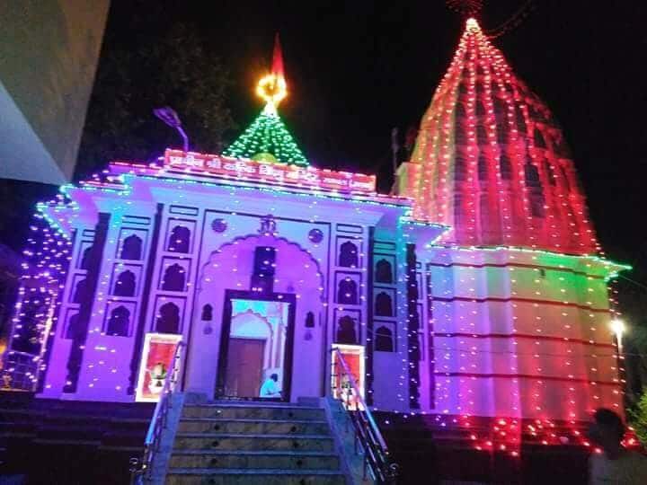 कल्कि धाम पहला ऐसा धाम होगा जहां पर भगवान कल्कि के अवतार लेने से पहले ही उनका मंदिर बनाया जा रहा है. इस मंदिर में एक नहीं बल्कि 10 अलग-अलग गर्भ ग्रह होंगे. आचार्य प्रमोद कृष्णम ने एबीपी न्यूज से बात करते हुए कहा, “कल्कि धाम दुनिया का पहला ऐसा धाम होगा जहां पर भगवान विष्णु के 10 अलग-अलग रूपों के 10 अलग-अलग गर्भ ग्रह होंगे.”