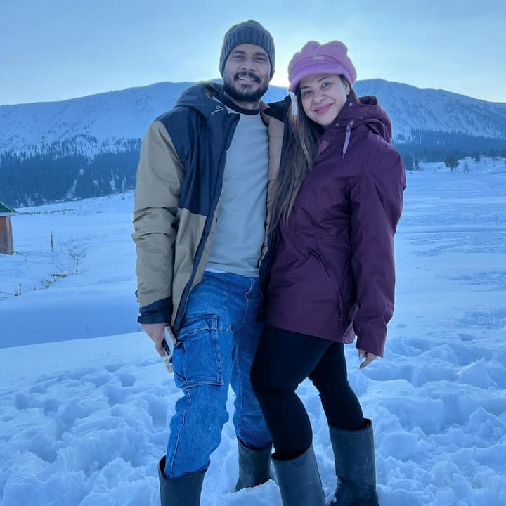 इन तस्वीरों को शेयर करते हुए अविनाश ने एक मजेदार कैप्शन भी लिखा. उन्होंने लिखा कि, कहां से लाऊं इतने कैप्शन? ये बिना कैप्शन हजम कर लो...