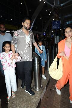Rakul Preet- Jackky Bhagnani : रकुल प्रीत आणि जॅकी भगनानी कुटुंबासह एअरपोर्टवर स्पॉट!