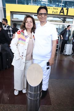 Jackky-Rakul Wedding: बेटे जैकी की शादी के लिए पत्नी के साथ गोवा पहुंचे वासु भगनानी, इस ड्रेस में दिखीं होने वाली बहू रकुल प्रीत सिंह