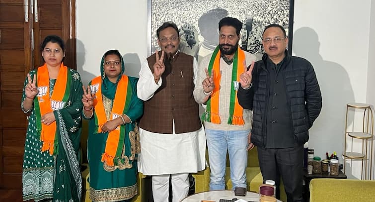 Chandigarh Mayor Election 2024: AAP councillors Punam Devi, Neha Musawat, and Gurcharan Kala joins BJP Chandigarh: चंडीगढ़ में AAP के 3 पार्षद बीजेपी में शामिल, मेयर चुनाव पर SC में सुनवाई से पहले सियासी हलचल तेज