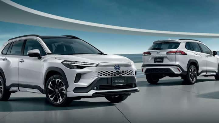 Space on offer is ample and the new Corolla Cross offers a wide rear seat too with good luggage space.(Photo: Somnath Chatterjee)