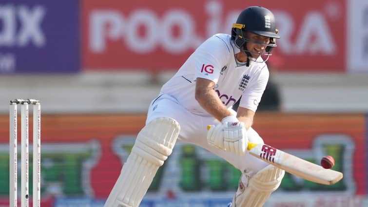 IND vs ENG 3rd Rajkot Test English Media criticise Joe Root for his bad shot and batting IND vs ENG: जो रूट के 'अजीबो-गरीब शॉट' पर भड़का इंग्लिश मीडिया, सरेआम पूर्व कप्तान को सुना दी खरी-खोटी