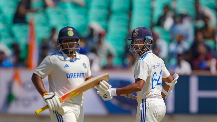 IND vs ENG 3rd Test India declare second inning at 430 runs and gave 557 runs target to England Jaiswal and Sarfaraz not out IND vs ENG: 430 पर भारतीय पारी घोषित, यशस्वी जायसवाल 214 और सरफराज 68 पर नाबाद लौटे; इंग्लैंड को दिया 557 का लक्ष्य
