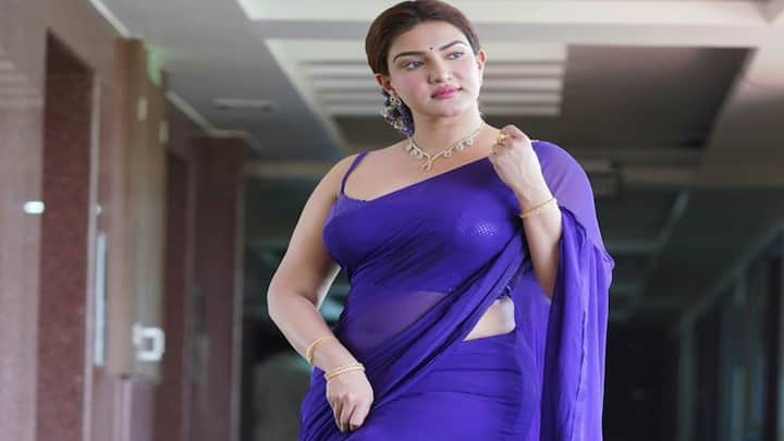 Honey Rose PHOTO: હની રોઝ એક એવી અભિનેત્રી છે જેણે મલયાલમ, તમિલ અને તેલુગુ ફિલ્મ ઈન્ડસ્ટ્રીઝમાં પોતાનું નામ બનાવ્યું છે.