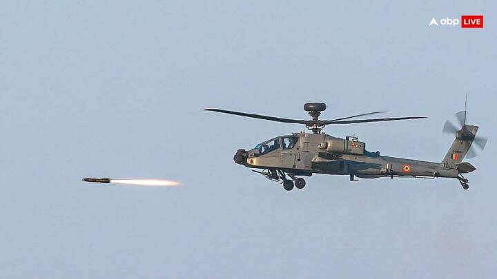 ‘‘आकाश से वज्रपात’’ (लाइटनिंग स्ट्राइक फ्रॉम द स्काई) की थीम पर आधारित इस अभ्यास में राफेल, एसयू-30 एमकेआई, मिग-29, मिराज-2000, तेजस, सी-17 और सी-130जे सहित भारतीय वायुसेना के 120 से अधिक विमानों ने भाग लिया.