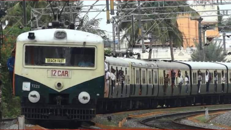 44 Local Trains Cancelled in Chennai February 18 Due to Railway Track Maintenance Local Trains Cancelled: மக்களே இதை கவனிங்க; வார இறுதி நாளான இன்று  44 புறநகர் ரயில்கள் ரத்து; ஏன் தெரியுமா?