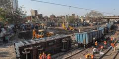 Delhi Train Accident: दिल्ली के जखीरा फ्लाईओवर के पास रेल ट्रैक मरम्मत का काम जारी, जानें- हादसे में अब तक क्या हुआ?