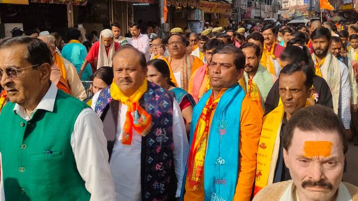 Varanasi news gyanvapi yatra with loud har har mahadev in sunday Gyanvapi: वाराणसी में हर हर महादेव उद्घोष के साथ निकली ज्ञानवापी दर्शन यात्रा, बड़ी तादाद में शामिल हुए शिवभक्त