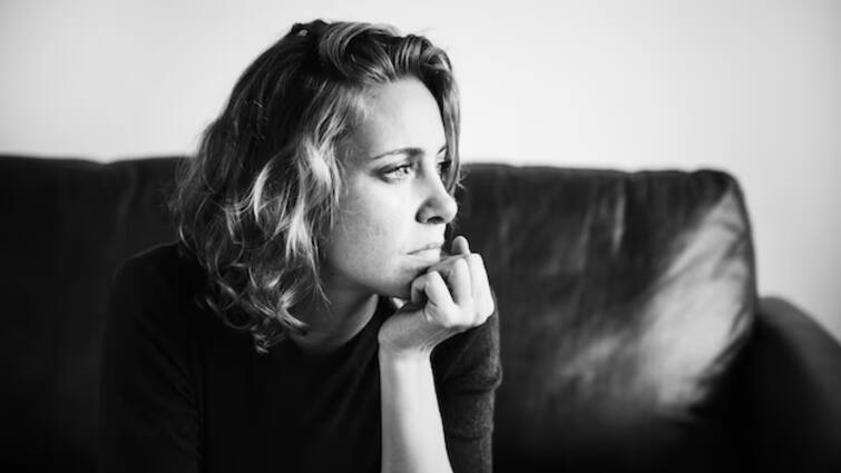 Breakup के बाद जीना हो रहा है मुश्किल? अपनाएं ये तरीका याद करके भी याद नहीं आएगा एक्स Is it difficult to live after breakup? Follow this method and you won't be able to remember it Breakup के बाद जीना हो रहा है मुश्किल? अपनाएं ये तरीका याद करके भी याद नहीं आएगा एक्स