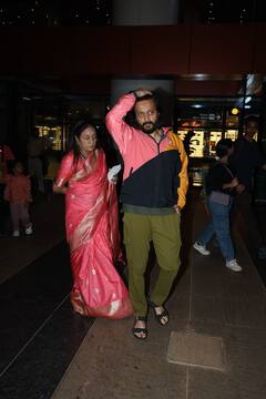 Rakul -Jackky Wedding Updates: जैकी-रकुल की शादी में शामिल होने के लिए मां के साथ गोवा पहुंचे रितेश देशमुख, गोवा एयरपोर्ट पर हुए स्पॉट