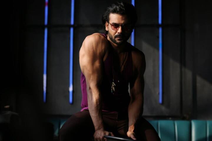 टीवी एक्टर विशाल आदित्य सिंह भी अपनी फिटनेस का काफी ख्याल रखते हैं. एक्टर ने अपने करियर में एक्टिंग के साथ ही अपनी फिटनेस को भी बरकरार रखा है.