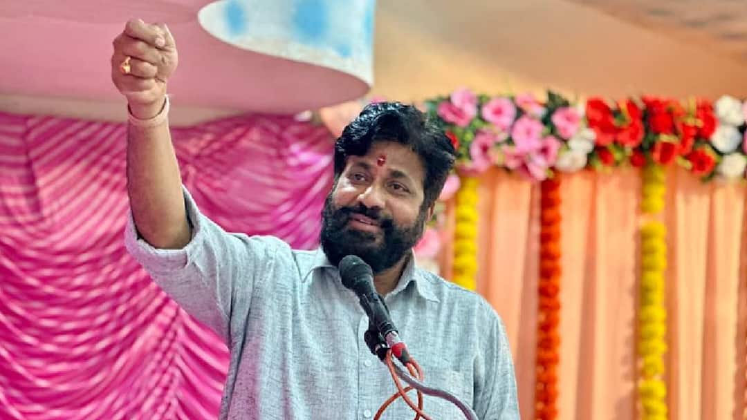 Bacchu Kadu : बच्चू कडूंचा राणा दाम्पत्याला टोला; म्हणाले, Bacchu Kadu taunts Ravi Rana Navneet Rana on amravati rajapeth flayover statue of chhatrapati shivaji maharaj maharashtra marathi news Bacchu Kadu : बच्चू कडूंचा राणा दाम्पत्याला टोला; म्हणाले,