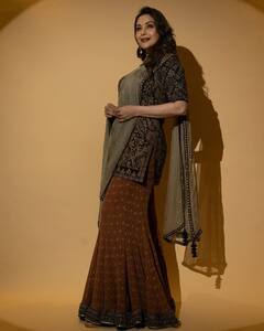 Bollywood Kissa: इस फिल्म में शाहरुख खान की ‘गंगा’ बनना चाहती थीं माधुरी दीक्षित...लेकिन इस वजह से नहीं बनी बात