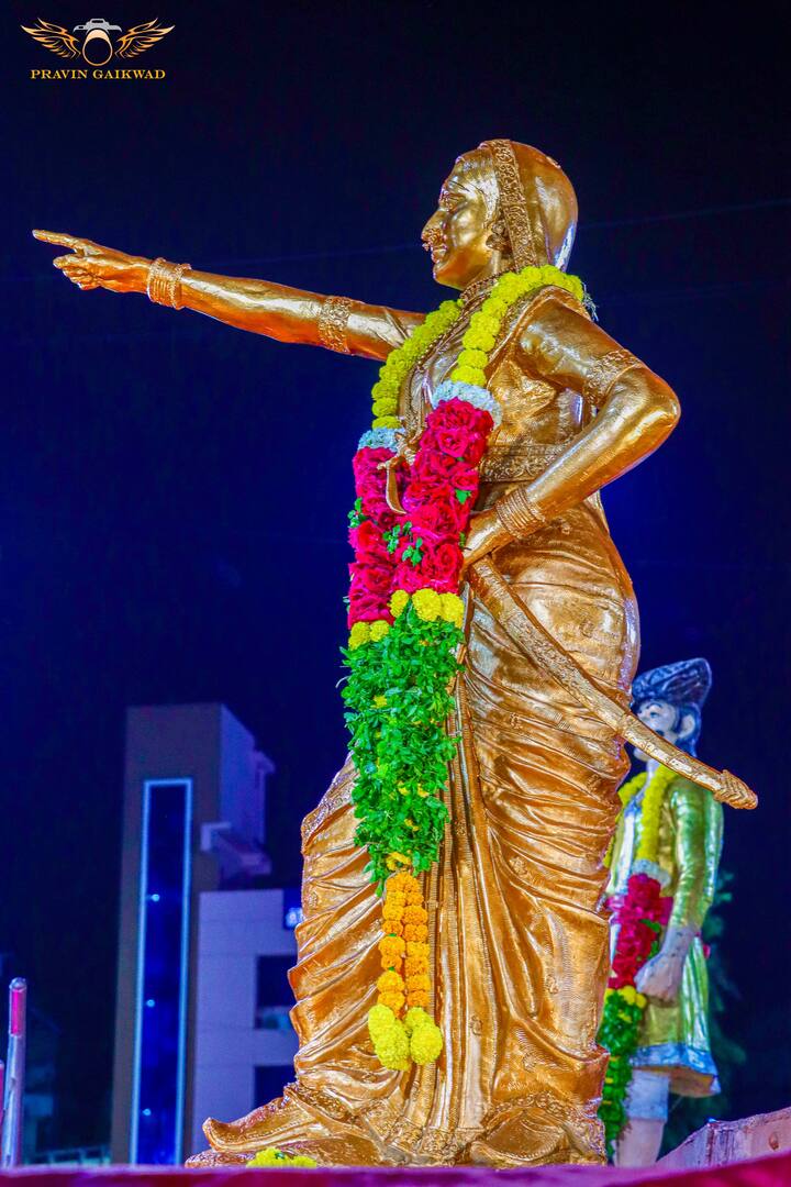 सोलापूर शहरात शिवजयंती मोठ्या उत्साहात साजरी करण्यात येत आहे.  (फोटो सौजन्य : प्रवीण गायकवाड)