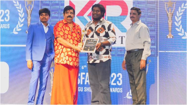 Venu Swamy Astrologer presents Telugu short film awards 2023 Venu Swamy: వారెవ్వా, వేణు స్వామి చేతుల మీదుగా టీఎస్ఎఫ్ఏ అవార్డ్స్ 