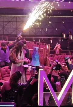 Divya Agarwal Wedding: कॉकटेल पार्टी में होने वाले पति के साथ जमकर नाचीं दिव्या अग्रवाल...निक्की तंबोल संग दिए पोज, सामने आईं इनसाइड तस्वीरें