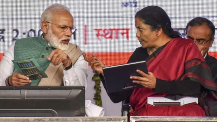 Business News: Good News for tax payers govt waives tax demand up to Rs 1 lakh details here Tax Demand Waived: 1 કરોડ કરદાતાઓને મોદી સરકારની ભેટ, 1 લાખ રૂપિયા સુધીની ટેક્સ ડિમાંડ કરી માફ