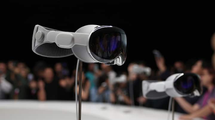 Next Apple Vision Pro Model Launch 2026 Specs Features 18 Months Away Mark Gurman Power On Newsletter Next Apple Vision Pro Model May Launch In 2026