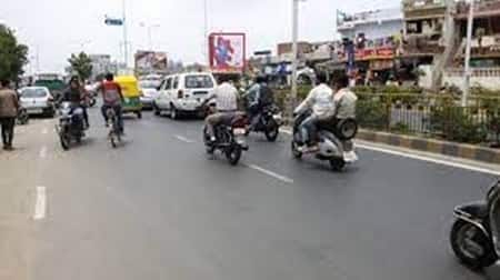 Ahmedabad News: Alpha One mall to GMDC ground 132 feet ring road has closed from today for two month Ahmedabad: અમદાવાદના આ રૉડ પર આજથી અવરજવર બંધ, બે મહિના માટે AMCએ બંધ કર્યો, જાણો કારણ