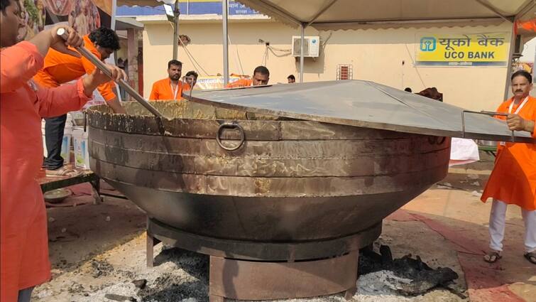 Aydohya Ram Mandir 7000 KG Halwa made in 1300 KG pan by Nagpur Rambhakt ANN Ram Mandir News: रामलला के लिए 1300 KG की कढ़ाही में बना 7000 KG हलवा, नागपुर के रामभक्त की अनोखी श्रद्धा