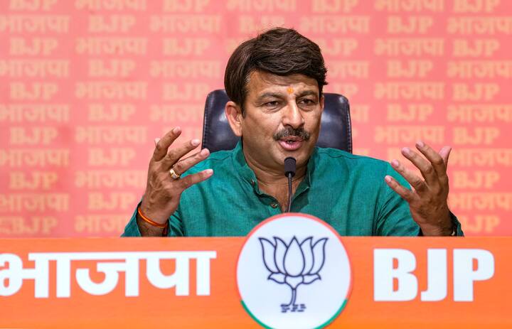 मनोज तिवारी से जब लोकसभा चुनाव 2024 को लेकर सवाल किया गया कि राम भरोसे बीजेपी या काम भरोसे बीजेपी? इस पर मनोज तिवारी ने जवाब दिया कि राम सारी सफलताएं दे सकते हैं. यहां पहले काम फिर राम है. इसमें जन-जन को उनके घर तक खुशियां, उनकी सुविधाएं, बैंकों से जुड़ाव, घर-घर नल से जल, लोगों को बैंक अकाउंट से संबंधित सुविधाएं देना यह सब शामिल है.