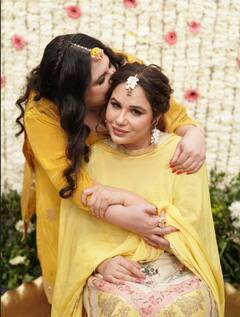 Mandy Takhar: ਮੈਂਡੀ ਤੱਖਰ ਦੇ ਹਲਦੀ ਫੰਕਸ਼ਨ ਦੀਆਂ ਅਣਦੇਖੀਆਂ ਤਸਵੀਰਾਂ ਆਈਆਂ ਸਾਹਮਣੇ, ਵੇਖੋ ਪੰਜਾਬੀ ਅਦਾਕਾਰਾ ਦੀਆਂ ਅਦਾਵਾਂ