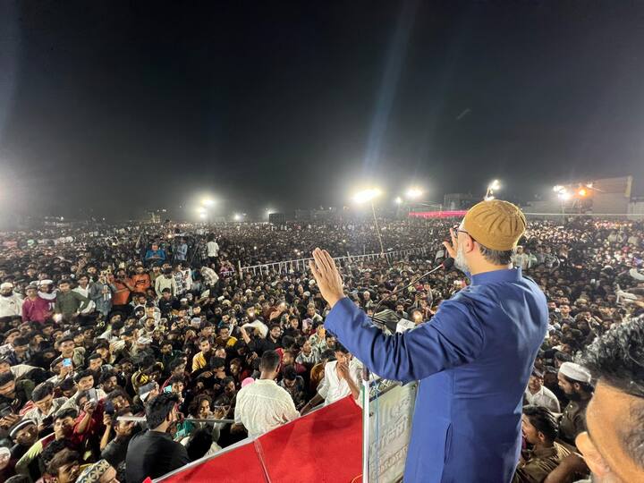 हैदराबाद से सांसद असदुद्दीन ओवैसी ने कहा,