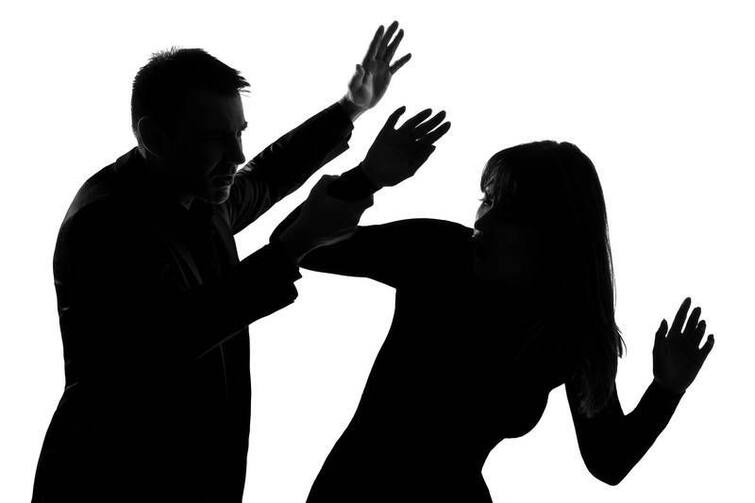 Valsad Murder News: husband killed his wife due to domestic quarrel, police arrest husband Valsad Murder: ઘર કંકાસમાં પતિએ પત્નીને મોતને ઘાટ ઉતારી, માથામાં ઉપરાછાપરી ઝીંક્યા હથોડાના ઘા
