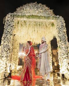 Sonarika Bhadoria Wedding Album: वरमाला से सिंदूरदान-बिदाई तक, देखें टीवी की 'पार्वती' सोनारिका भदौरिया का वेडिंग एलबम