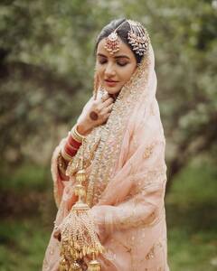 Jasmin Bhasin Dons Punjabi Bride Wedding Look; Says 'Apni Hi Sabse Badi Fan Huin'