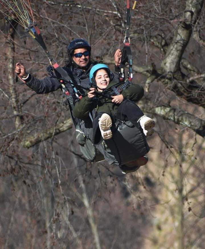 ਤਾਨੀਆ ਨੇ ਦੱਸਿਆ ਸੀ ਕਿ ਉਹ ਮਨਾਲੀ 'ਚ ਖੁਦ ਨਾਲ ਹੀ ਵੈਲੇਨਟਾਈਨ ਸੈਲੀਬ੍ਰੇਟ ਕਰ ਰਹੀ ਹੈ। ਕਿਉਂਕਿ ਉਹ ਆਪਣੇ ਆਪ ਨੂੰ ਬਹੁਤ ਸਪੈਸ਼ਲ ਸਮਝਦੀ ਹੈ।