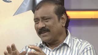 RV Udhayakumar: நிறைய காட்றாங்க .. பெண்களின் ஆடை குறித்து இயக்குநர் ஆர்.வி.உதயகுமார் சர்ச்சை பேச்சு!