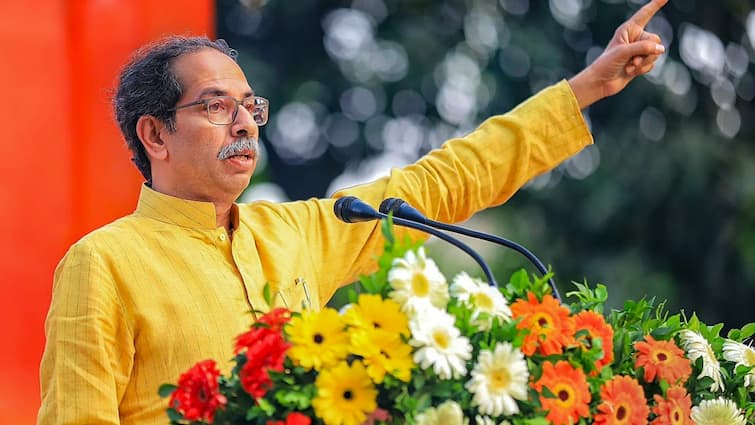 Lok Sabha Election 2024 Maharashtra Shiv Sena UBT attacks PM Narendra Modi claim of 400 seats Lok Sabha Election 2024: '200 सीटों का आंकड़ा भी पार नहीं कर पाएंगे', PM मोदी के 400 पार के दावे पर उद्धव गुट का हमला