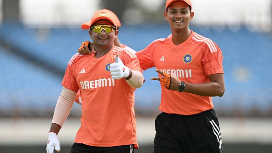 Ravindra Jadeja Bitten Yashasvi Jaiswal Shy Sarfaraz Khan Run Out Warns Mumbai Teammate IND vs ENG 3rd Test Rajkot Viral Video Jadeja Bitten, Jaiswal Shy- Video Of Safaraz Warning Yashasvi About Possible Run Out With Latter On 199 Goes Viral