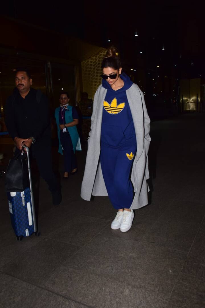 एक्ट्रेस के लुक की बात करें तो दीपिका ने ब्लूट कलर ट्रैकसूट और एक लॉन्ग श्रग लिया हुआ था.
