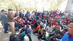 पुलिस पेपर लीक पर छात्रों का फूटा गुस्सा, महोबा में जोरदार हंगामा, BJP विधायक से की ये बड़ी मांग