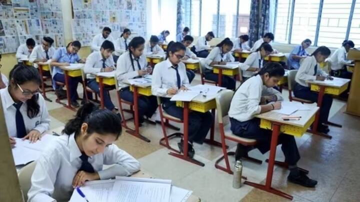 Union Education Minister Dharmendra Pradhan says class 10 12 exams will be held twice a year from 2025 Board Exams: மாணவர்கள் ஷாக்.. 2025-26 கல்வியாண்டு முதல் ஓராண்டுக்கு 2 முறை பொதுத் தேர்வு.. மத்திய அரசு அறிவிப்பு