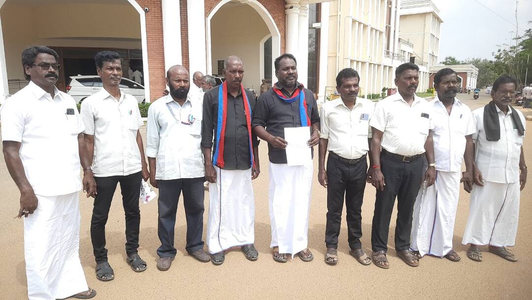 நிலத்தை மீட்டுத் தர வலியுறுத்தி ஆர்ப்பாட்டம் செய்ய முயன்ற மாற்றுத்திறனாளி: கலெக்டர் அலுவலகத்தில் பரபரப்பு