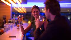 महाराष्ट्र: पुणे में अब रात डेढ़ बजे बाद नहीं खुल सकेंगे बार और ‘परमिट रूम', पुलिस ने जारी किया आदेश