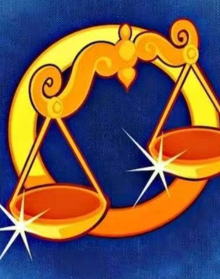 ਤੁਲਾ- ਤੁਲਾ ਰਾਸ਼ੀ ਦੇ ਲੋਕਾਂ ਨੂੰ ਅੱਜ ਕੁਝ ਪਰੇਸ਼ਾਨੀਆਂ ਦਾ ਸਾਹਮਣਾ ਕਰਨਾ ਪੈ ਸਕਦਾ ਹੈ। ਕਾਰੋਬਾਰ ਵਿੱਚ ਆਪਣੇ ਸਾਥੀ 'ਤੇ ਬਹੁਤ ਜ਼ਿਆਦਾ ਭਰੋਸਾ ਕਰਨ ਤੋਂ ਬਚੋ। ਜੇਕਰ ਤੁਸੀਂ ਕੰਮ ਕਰਦੇ ਹੋ ਤਾਂ ਤੁਹਾਨੂੰ ਵਿਰੋਧੀਆਂ ਤੋਂ ਹਾਰ ਦਾ ਸਾਹਮਣਾ ਕਰਨਾ ਪੈ ਸਕਦਾ ਹੈ। ਵਿਆਹੁਤਾ ਜੀਵਨ ਵਿੱਚ, ਤੁਸੀਂ ਆਪਣੇ ਸਾਥੀ ਨਾਲ ਗੱਲਬਾਤ ਦੀ ਘਾਟ ਕਾਰਨ ਚਿੰਤਤ ਰਹੋਗੇ। ਵਿਦਿਆਰਥੀ ਪੜ੍ਹਾਈ ਵਿੱਚ ਘੱਟ ਰੁਚੀ ਮਹਿਸੂਸ ਕਰਨਗੇ। ਮਾਨਸਿਕ ਤੌਰ 'ਤੇ ਤੁਸੀਂ ਤਣਾਅ ਵਿੱਚ ਰਹਿ ਸਕਦੇ ਹੋ।