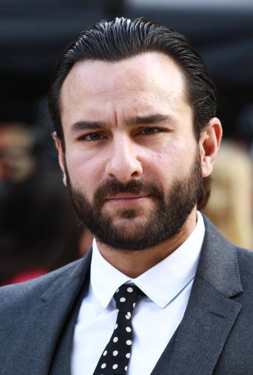 लिस्ट में सैफ अली खान का नाम भी शामिल है. सैफ ने एक इंटरव्यू में कहा था कि कुछ फिल्मों को छोड़ कर उन्होंने अपनी कोई भी मूवीज नहीं देखी हैं.