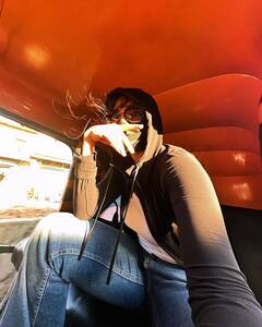 Ritika Singh Photos: మాస్క్ వెనుకున్న రౌడీ బేబీని గుర్తుపట్టారా!