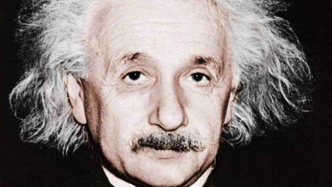 आखिर क्यों अल्बर्ट आइंस्टीन की मौत के बाद उनके दिमाग के कर दिए गए 240 टुकड़े? why was Albert Einstein's brain cut into 240 pieces after his death? आखिर क्यों अल्बर्ट आइंस्टीन की मौत के बाद उनके दिमाग के कर दिए गए 240 टुकड़े?