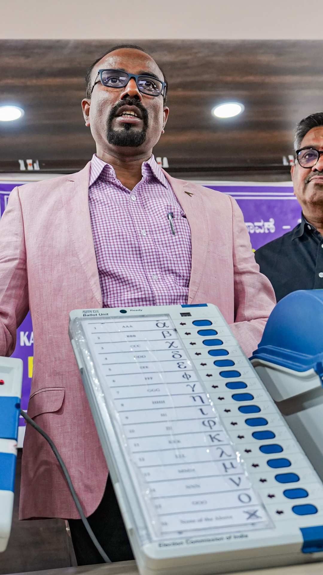 इन मशीनों को पोलिंग