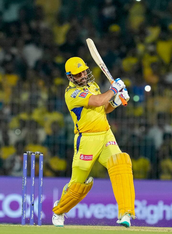 முன்னாள் இந்திய கிரிக்கெட் வீரரும் கிரிக்கெட் ஜாம்பவானான மஹேந்திர சிங் தோனி, ஐ.பி.எலில் சி.எஸ்.கே அணிக்காக விளையாடி வருகிறார்.