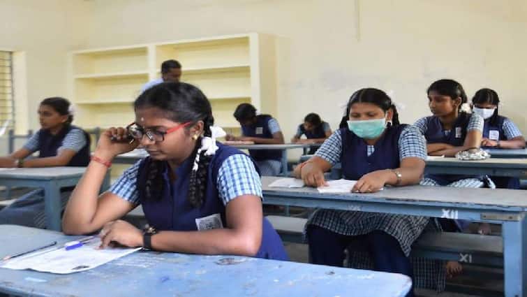 school education department, the hall ticket for the 11,12 th  public examination to be held on March 1 can be downloaded from today 12 Hall Ticket: 12 ஆம் வகுப்பு பொதுத் தேர்வு.. இன்று ஹால் டிக்கெட் வெளியீடு