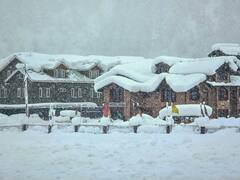 Snowfall In Upper Reaches Of Kashmir. IN PICS