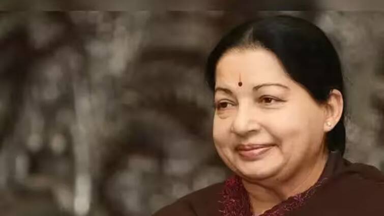 As per Bengaluru special court orders former cm Jayalalithaa’s gold and diamond jewelleries coming to Tamil Nadu Jayalalitha Assets: தமிழகம் வருகிறது ஜெயலலிதாவின் தங்க, வெள்ளி நகைகள் -  ஏன்? எப்போது தெரியுமா?